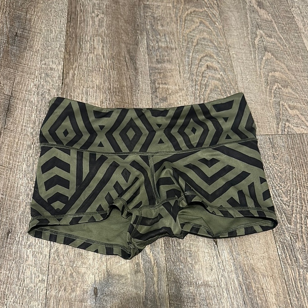 Lululemon Athletica Green and Black Athletic Shorts with Geometric Design